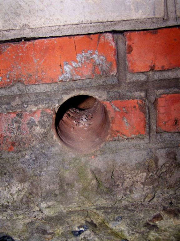 How to make ventilation in the basement of a private wooden house