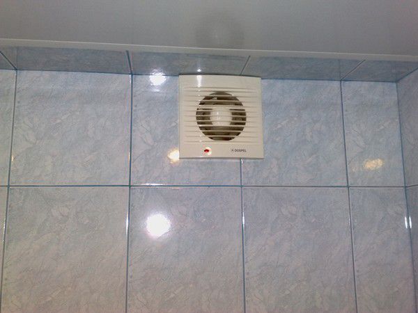 Ready-made hood in the bathroom